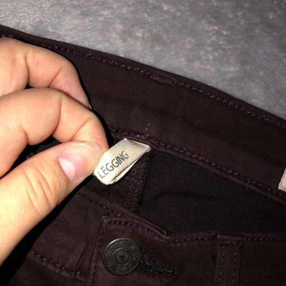 rag & bone Women's Mulberry/ Burgundy Skinny Jeans - Picture 11 of 15